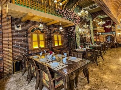 کافه رستوران ایوان ایرانی آپادانا